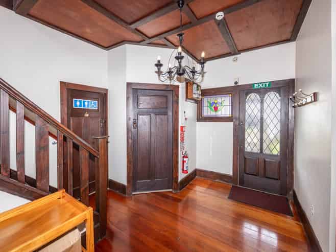 Character Office Gem in Hamilton's Golden Triangle