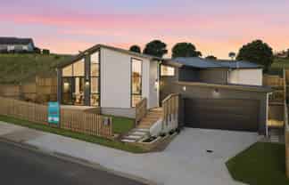  10 Whale Bay Rise, Gulf Harbour