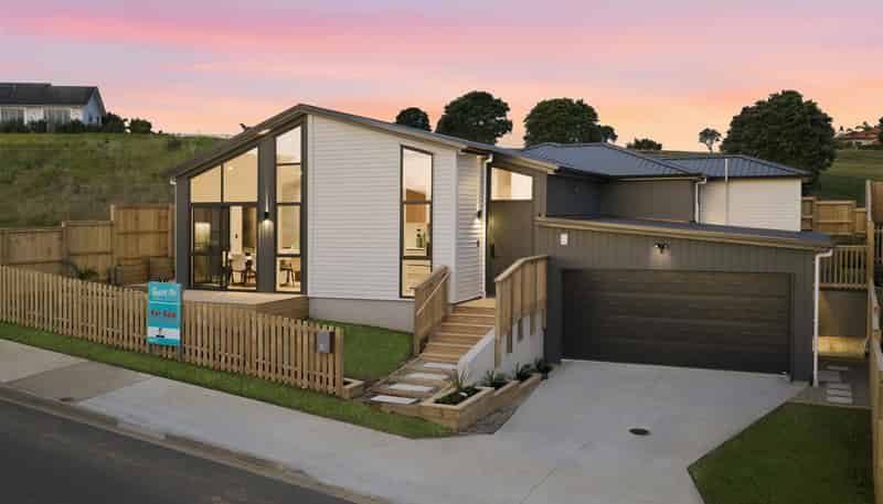  10 Whale Bay Rise, Gulf Harbour