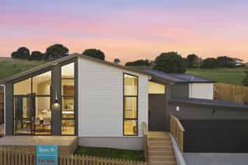  10 Whale Bay Rise, Gulf Harbour