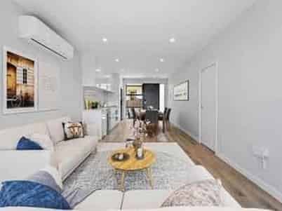 7/8 Bagnall Avenue, Point England