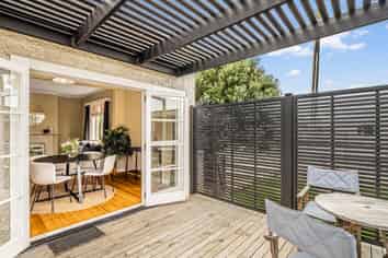 47 Lincoln Road, Springvale