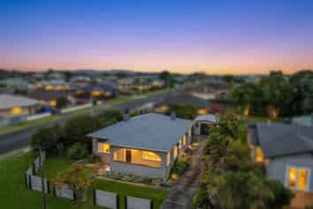 47 Lincoln Road, Springvale