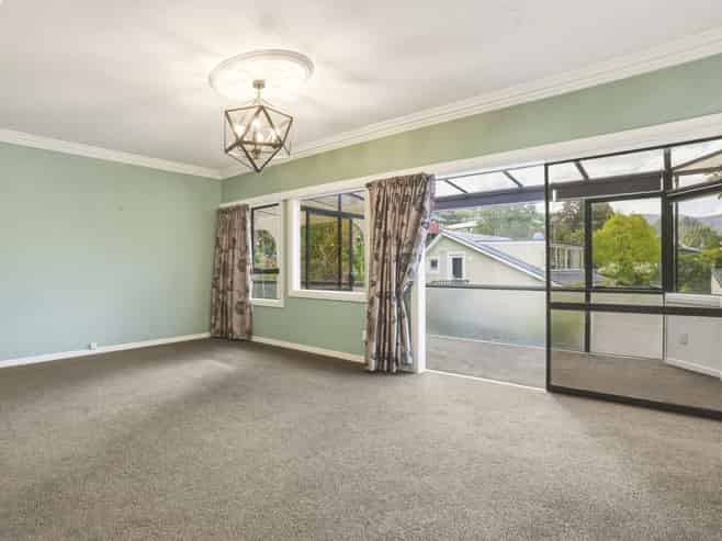 360 Kaikorai Valley Road, Bradford