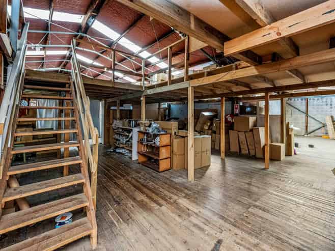 NEW LYNN STANDALONE FREEHOLD - ITS NO.1!
