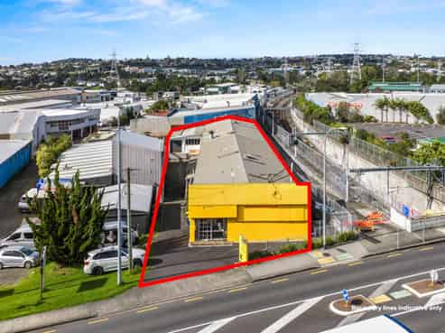 NEW LYNN STANDALONE FREEHOLD - IT'S NUMBER 1!
