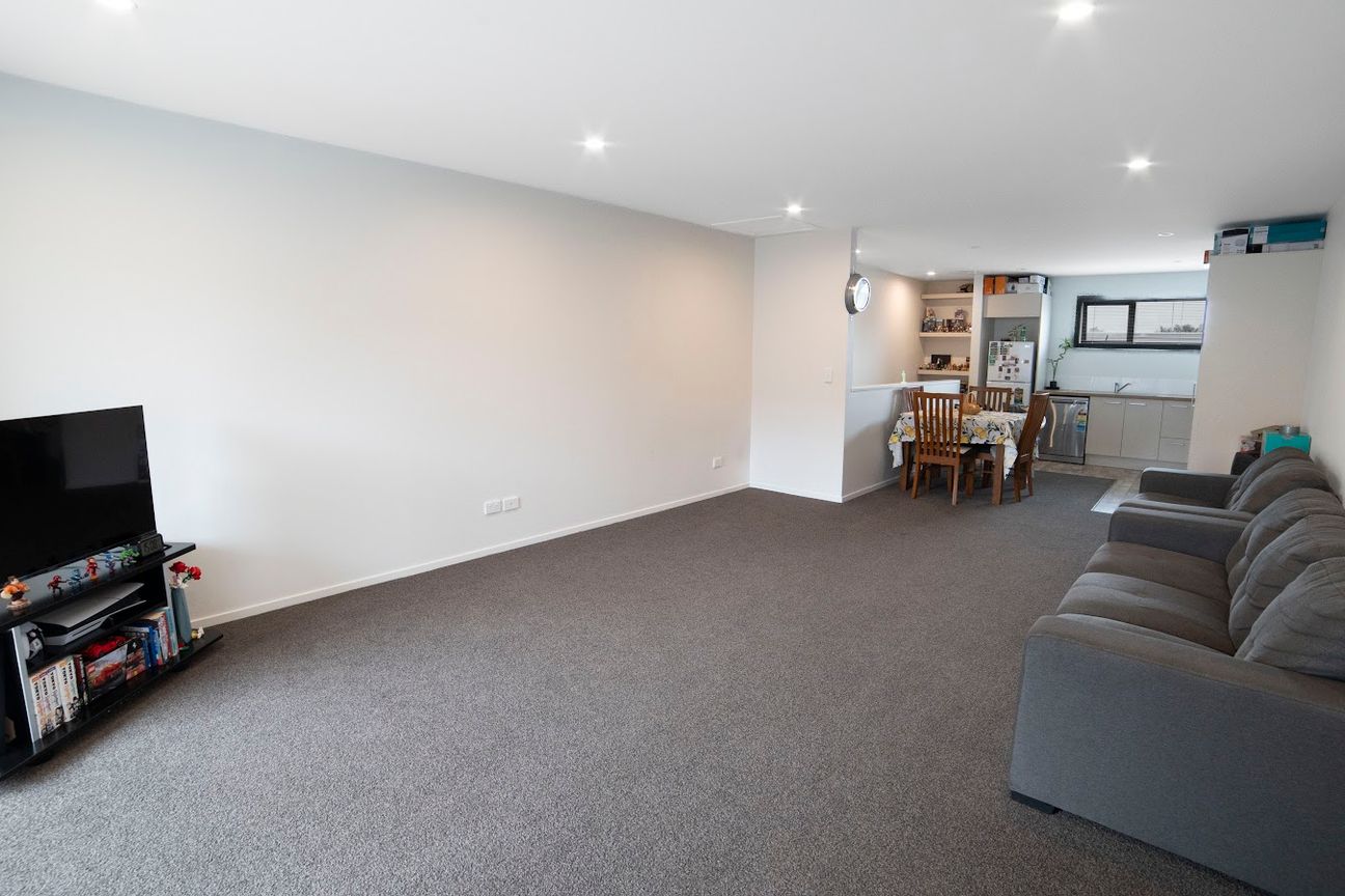 CV $650k, selling for $569k = $81k Instant equity - Ansicht 4