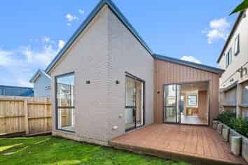 63 Horokaka Street, Massey