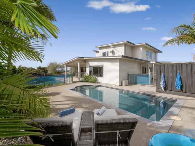 12 Liberty Crescent, Beachlands