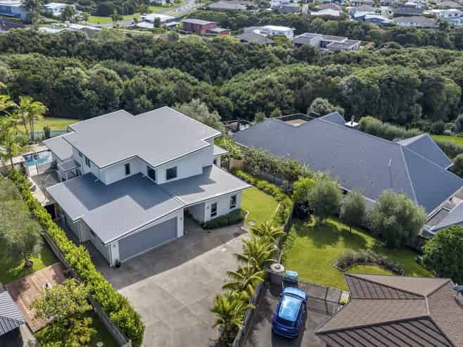 12 Liberty Crescent, Beachlands