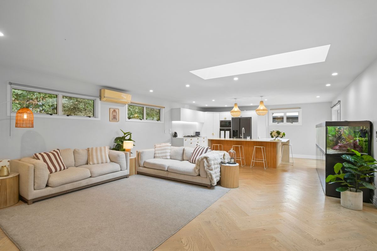 5 Beds, Renovated & Ready! - Ansicht 4