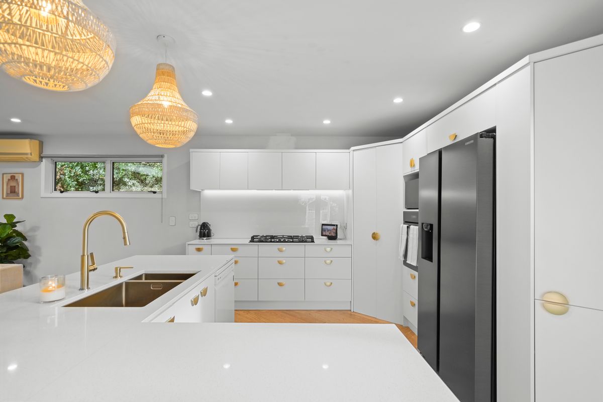 5 Beds, Renovated & Ready! - Mehr
