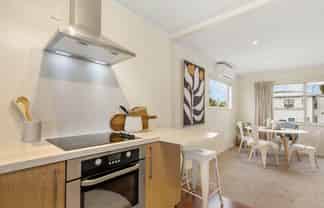 3/8A Kingsway Avenue, Sandringham