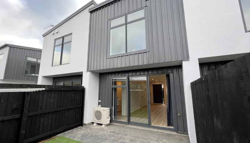 2/10a McLean Street, Linwood