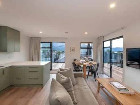 33a Farrant Drive, Wanaka