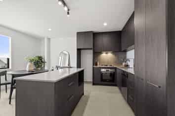 33/17 Rocky Road, Huntington