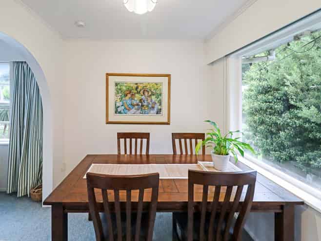 17 Holmes Grove, Naenae