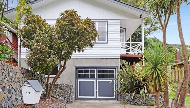 17 Holmes Grove, Naenae