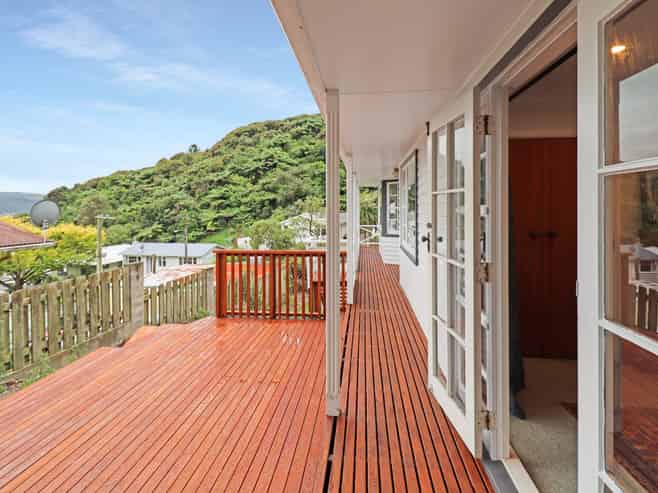 17 Holmes Grove, Naenae