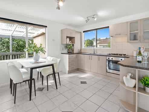 21 Celeste Place, Totara Vale