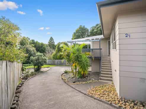 21 Celeste Place, Totara Vale