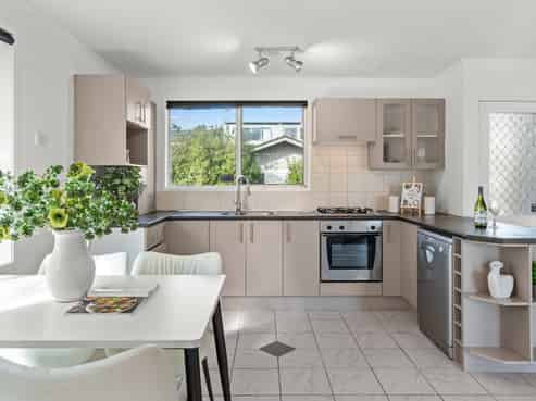 21 Celeste Place, Totara Vale