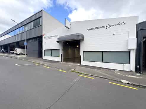 Refurbished Newmarket Standalone