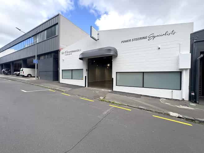Refurbished Newmarket Standalone