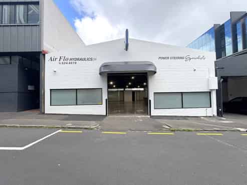 Refurbished Newmarket Standalone