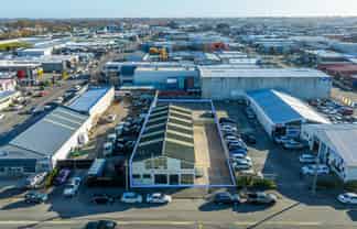 Sydenham Industrial with Large Yard! 