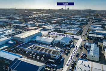 Sydenham Industrial with Large Yard! 