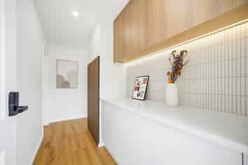 11 Juniper Road, Sunnynook