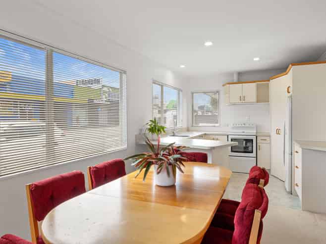 1 Strandon Place, Strandon