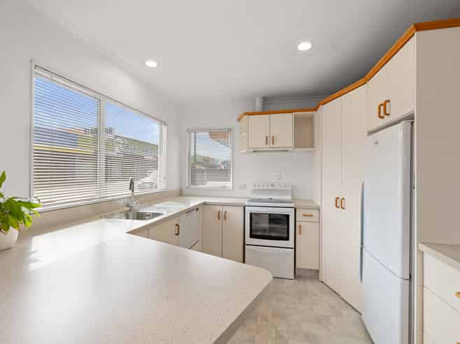 1 Strandon Place, Strandon