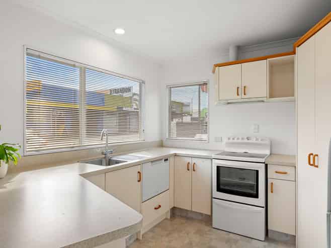 1 Strandon Place, Strandon