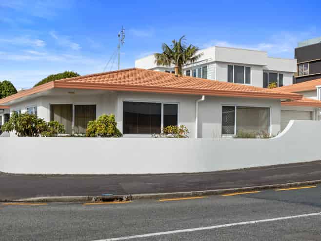 1 Strandon Place, Strandon