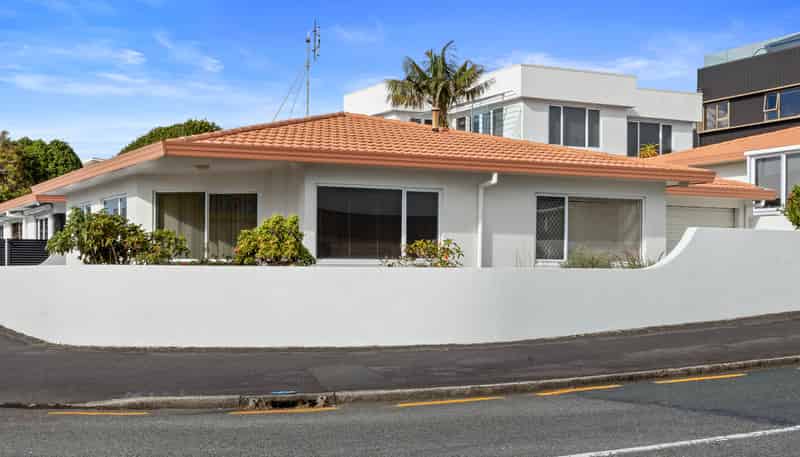 1 Strandon Place, Strandon