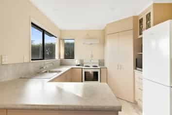 11 Buick Street, Redwoodtown