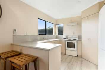 11 Buick Street, Redwoodtown