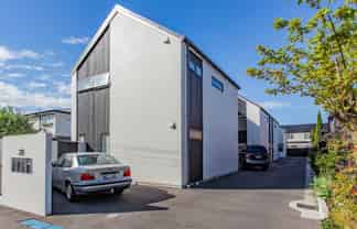 20B Hewitts Road, Merivale