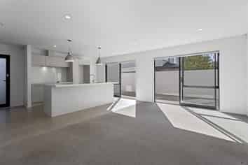 20B Hewitts Road, Merivale