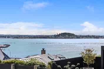 4/15 Karori Crescent, Orakei