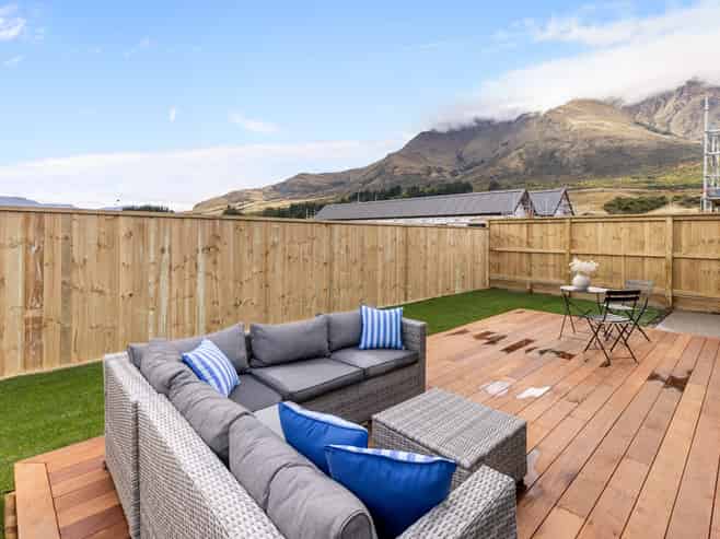 64 Little Owl Loop, Jacks Point