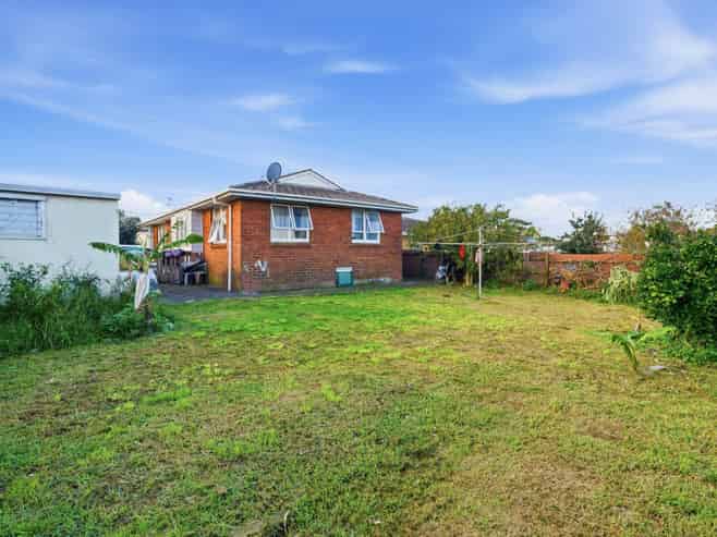 13 Archboyd Avenue, Mangere East