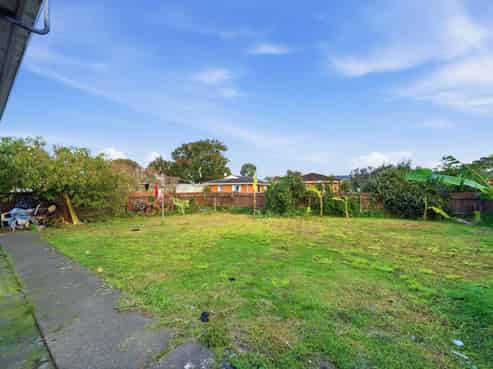 13 Archboyd Avenue, Mangere East