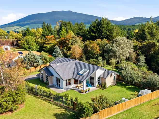 32 and 34 Ngahana Place, Turangi