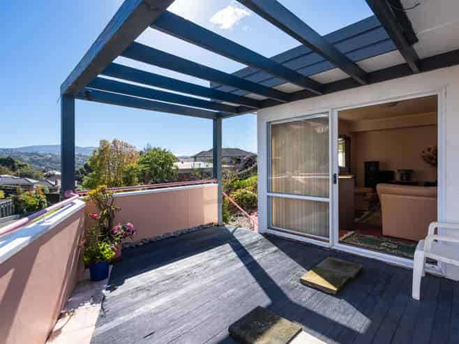 97 Easther Crescent, Kew