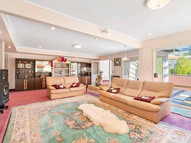 97 Easther Crescent, Kew