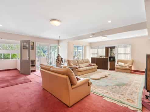 97 Easther Crescent, Kew
