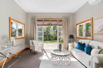 42 Duke Street, Three Kings